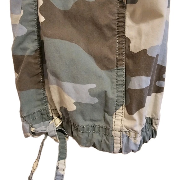 Y2K‎ Gap Surplus Camo Cargo Capri  Size  6 Mid Rise Grunge - Picture 4 of 8